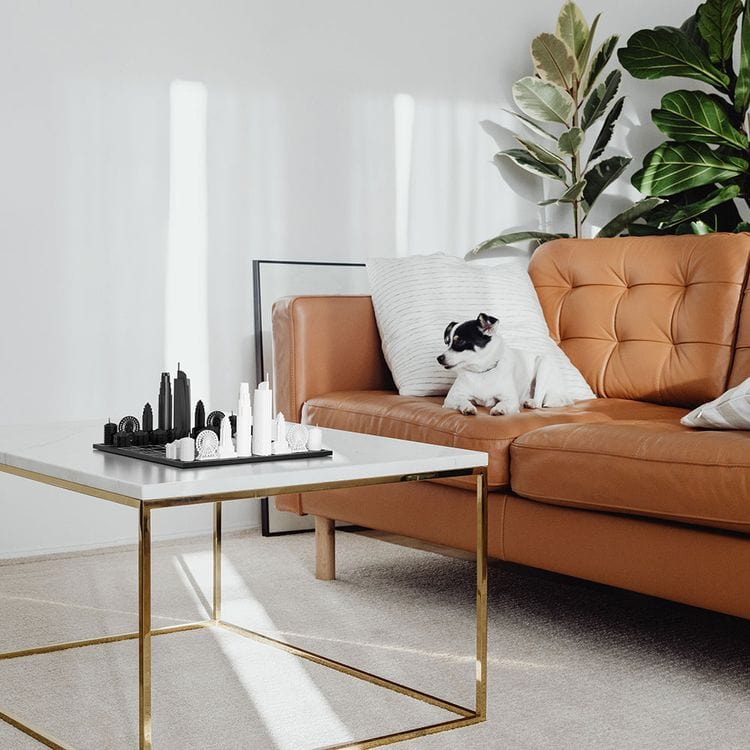 Los Angeles Edition Acrylic Chess Set with Marble Hatch Board - Image 5